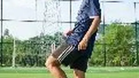 荣耀瞬间！刘殿座一鸣惊人，斩获2025赛季中超门将桂冠！